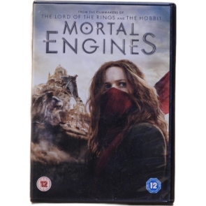 Mortal Engines Hera Hilmar Many thousands of years in the future, Earth’s cities roam the globe on huge wheels, devouring each other in a struggle forever diminishing resources. On one of these massive traction cities, the old London, Tom Natsworthy has an unexpected encounter with a mysterious young woman from the wastelands who will change the course of his life forever.